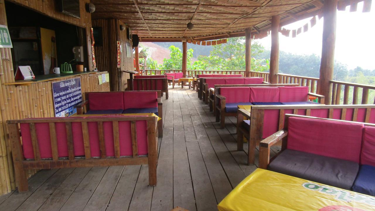 Chomdoy Bungalow & Restaurant Луанг Намта Екстериор снимка