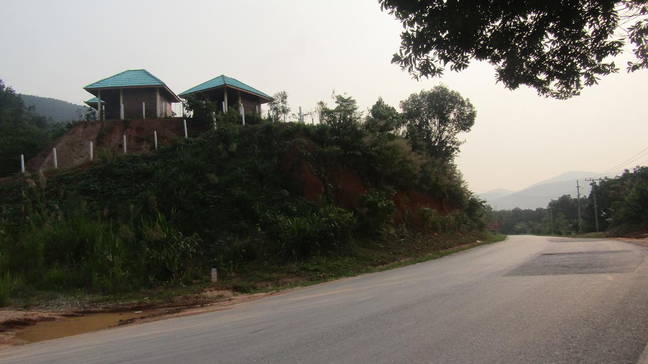 Chomdoy Bungalow & Restaurant Луанг Намта Екстериор снимка