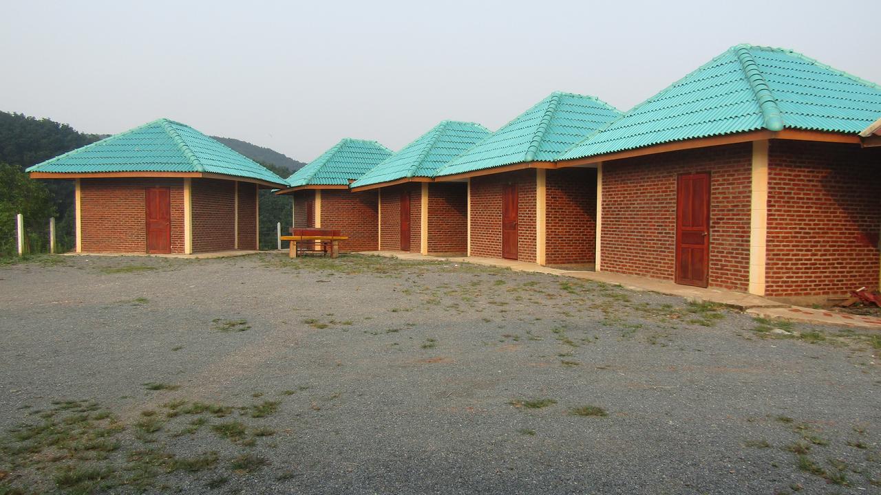 Chomdoy Bungalow & Restaurant Луанг Намта Екстериор снимка